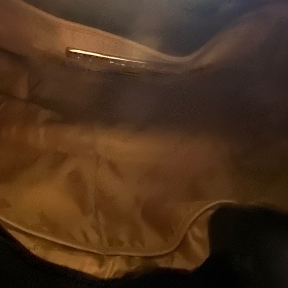 BLACK PATENT LEATHER SHOULDER BAG BY DONALD J PLINER… VERY GOOD CONDITION… LARGE - Picture 13 of 15